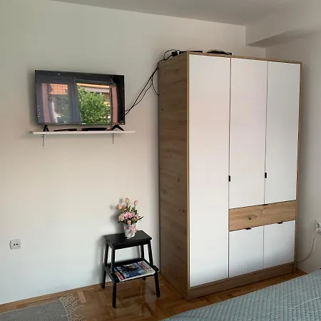Studio Apartman Hera Nis Exterior photo