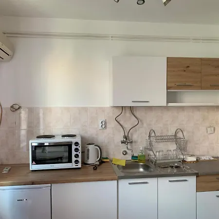 Studio Apartman Hera Nis Exterior photo